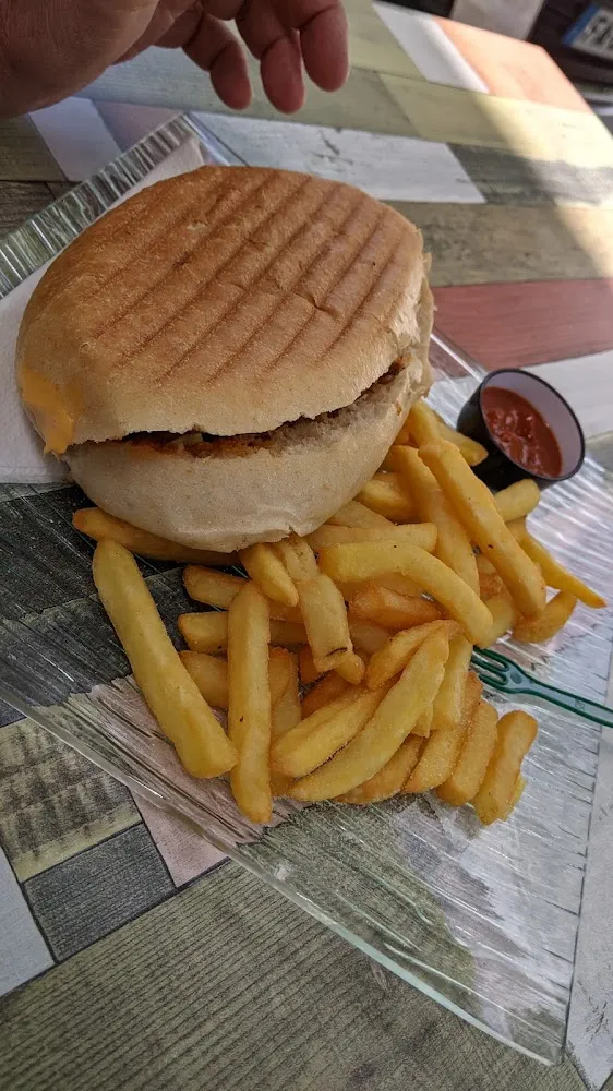 Kebab Frites Sauce Harissa